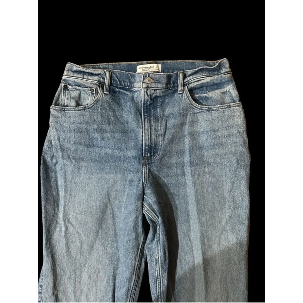 Abercrombie 90's ultra high rise straight 14 32 light wash curve love